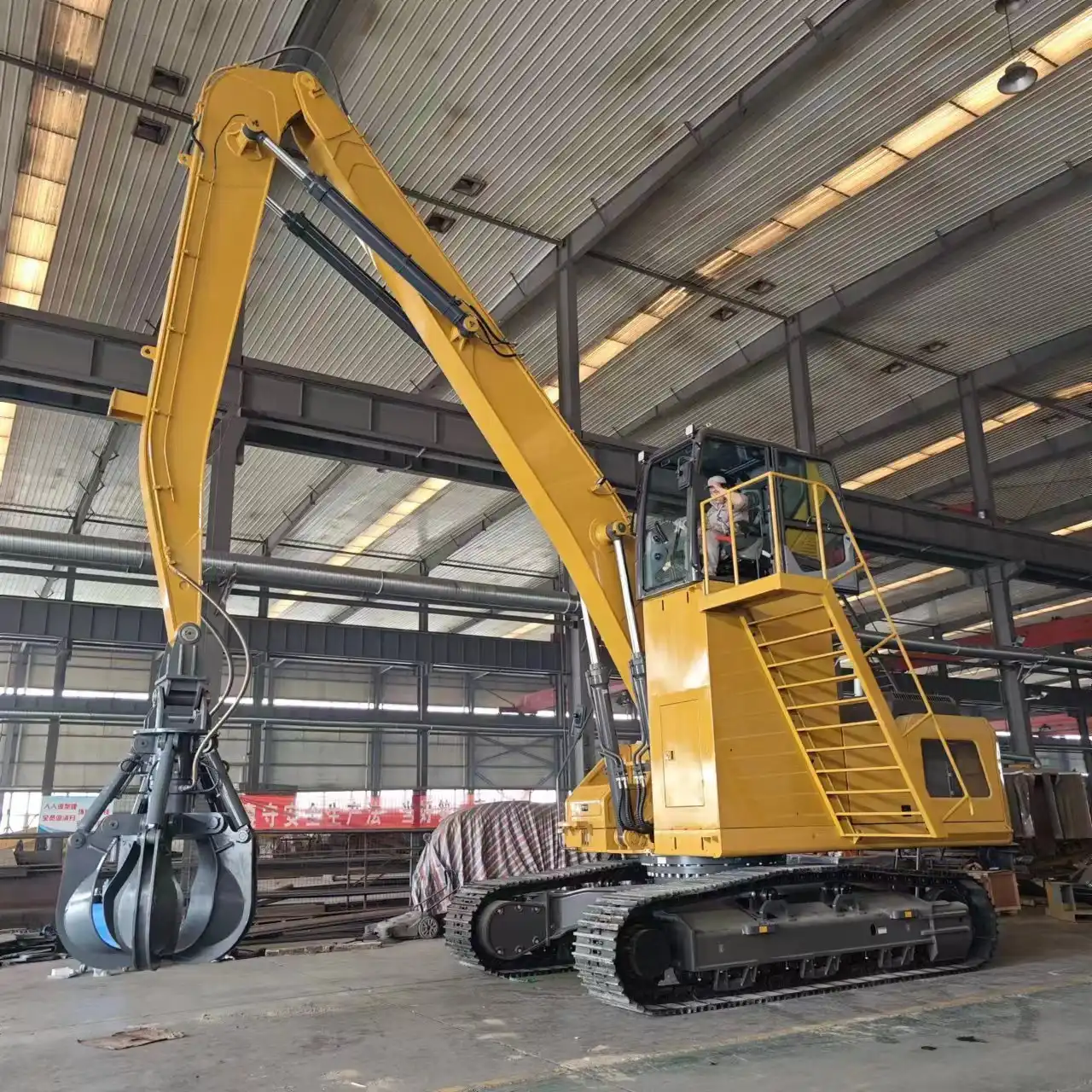 How does the installation process of a grab arm differ for various excavator models?